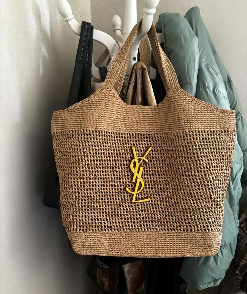 Gorgeous Travel Bag